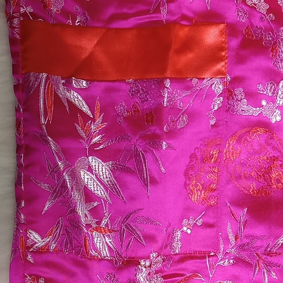 EASTERN COLLECTION Robe  100% Silk Sz F2 (NO Belt).  *A6* - Picture 17 of 17